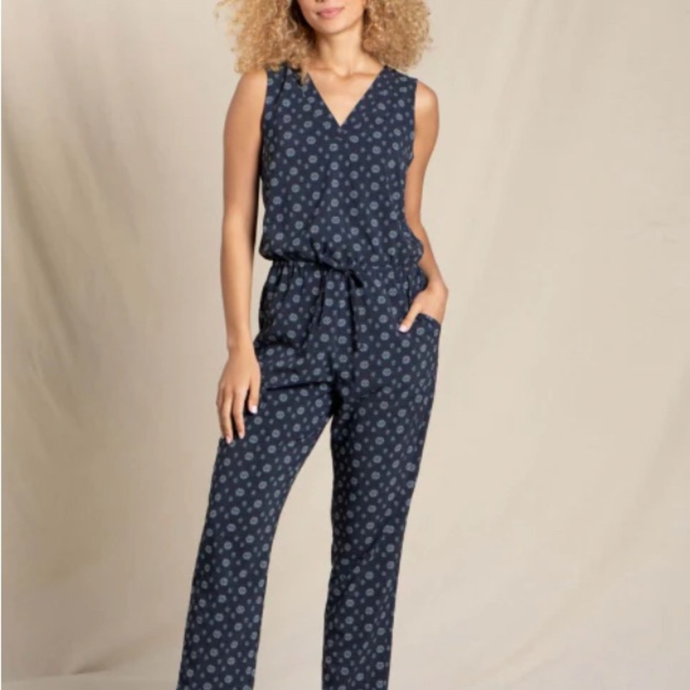 Toad&Co Navy and floral Printed Sleeveless V-Neck Jumpsuit
